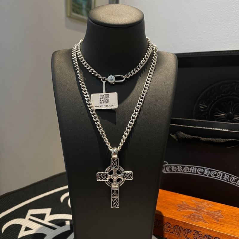 Ch*0me He**ts necklaces